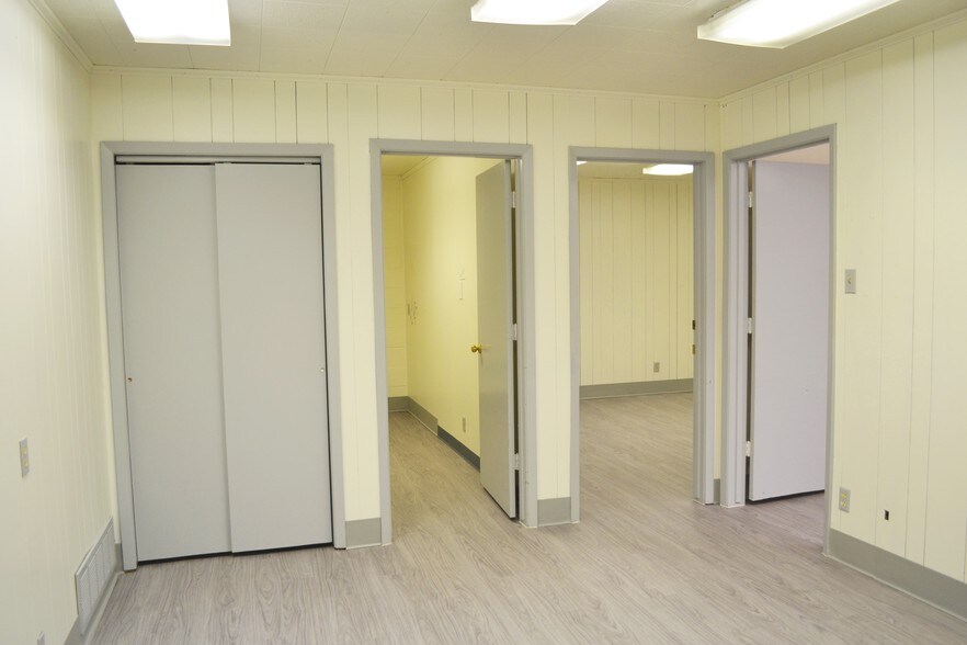 More Photos Of 200 N Carrier Pky, Grand Prairie Loft Creative Space For Sale