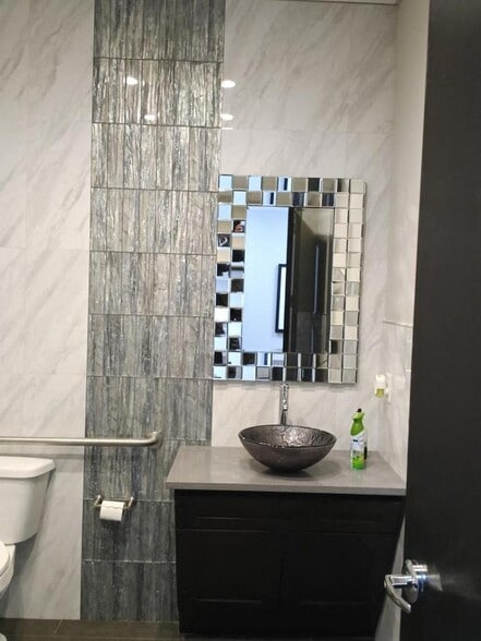 More Photos Of 5945 Peachtree Cors E, Peachtree Corners Flex For Sale