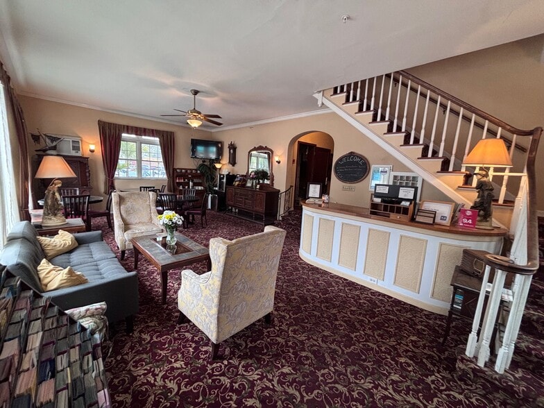 More Photos Of 342 3rd Ave N, Saint Petersburg Hotel For Sale