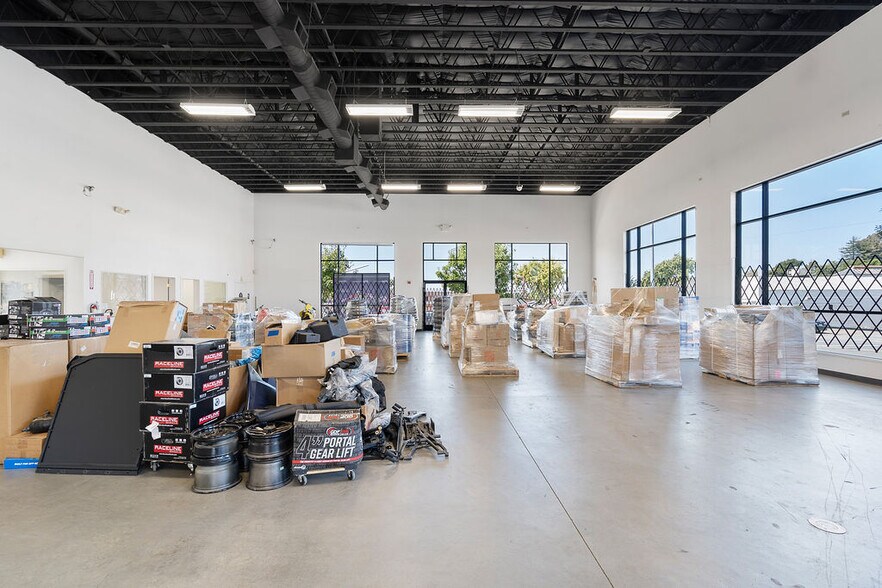 More Photos Of 111 Tennessee St, Vallejo Auto Dealership For Sale