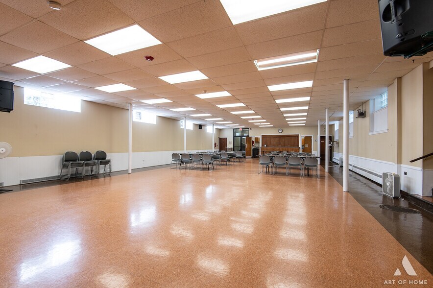 More Photos Of 9411 S 51st Ave, Oak Lawn Religious Facility For Sale