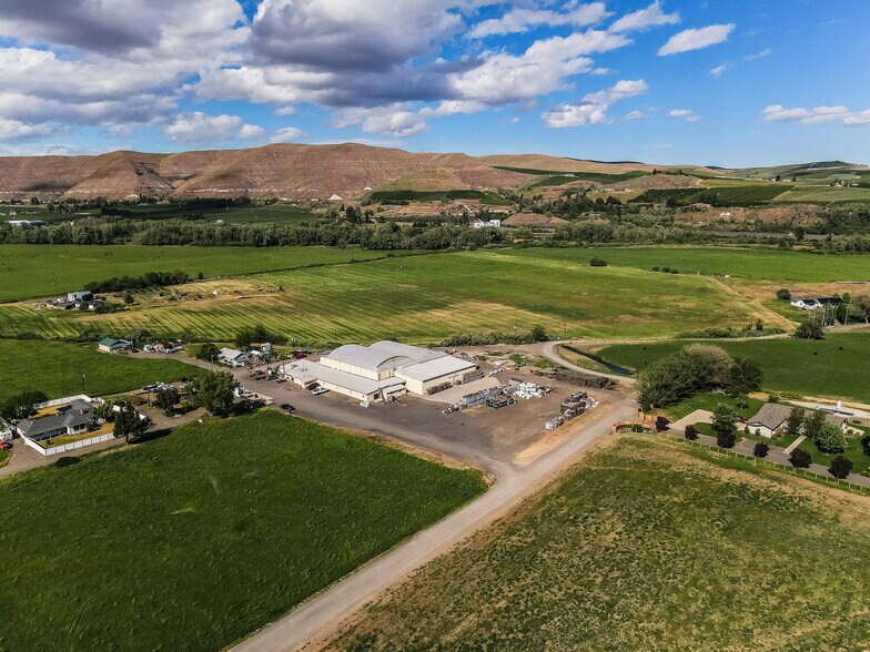 More Photos Of 91 Charlie Ln, Naches Warehouse For Sale