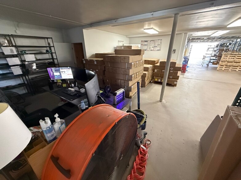 More Photos Of 114 S Coast Hwy, Oceanside General Retail For Lease