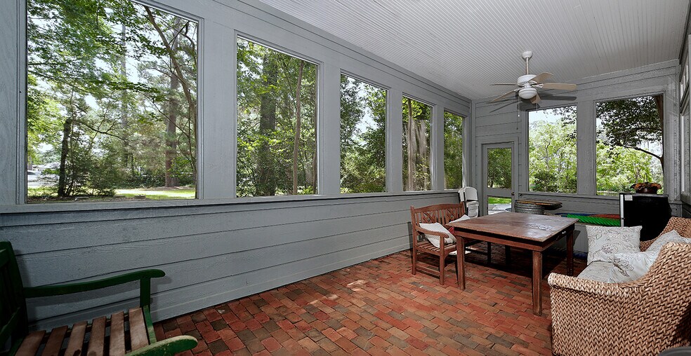 More Photos Of 15598 Bedford Ln, Conroe Specialty For Sale