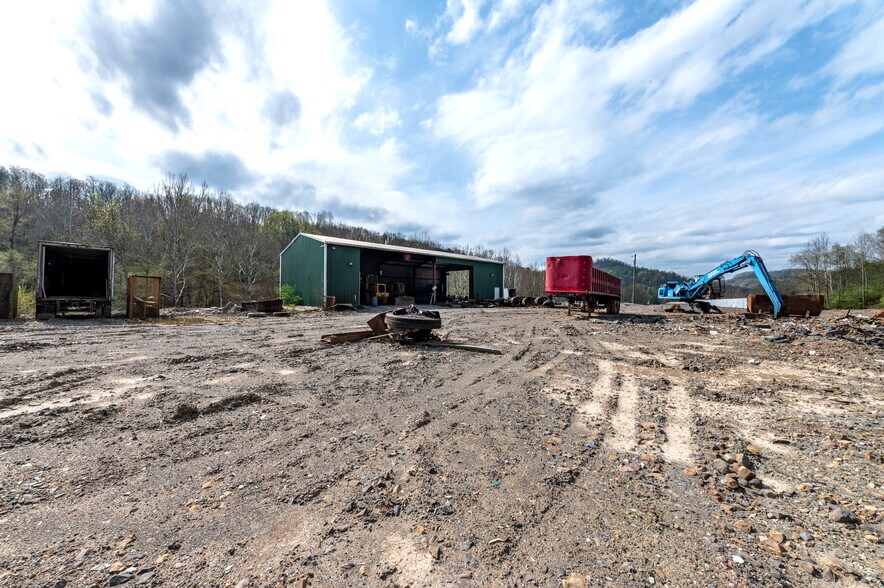 More Photos Of 708 Hawk hwy, Lost Creek Warehouse For Sale