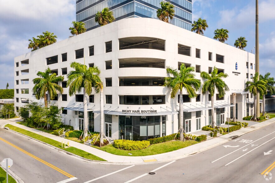 Primary Photo Of 20200 W dixie Hwy, Aventura Medical For Sale