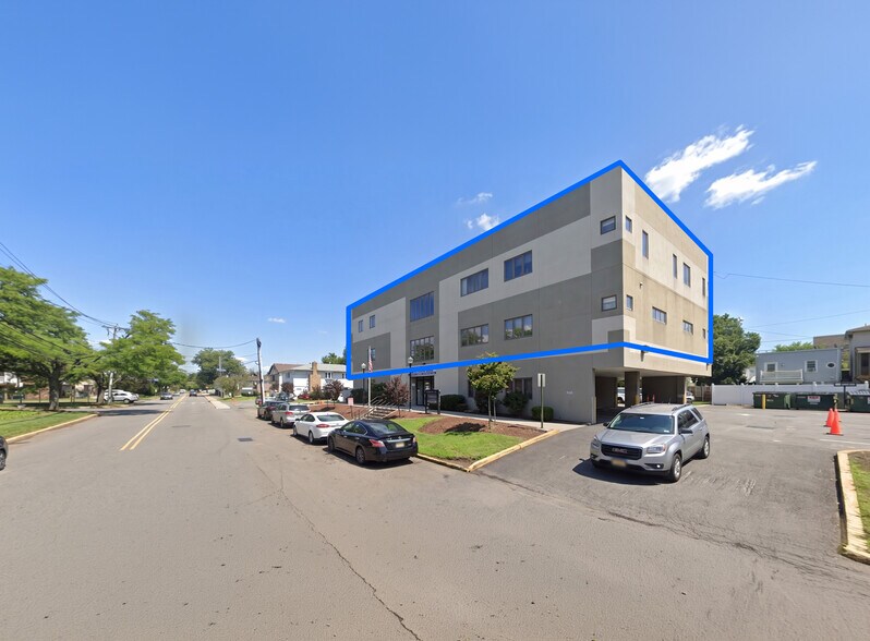 Primary Photo Of 714 10th St, Secaucus Medical For Lease