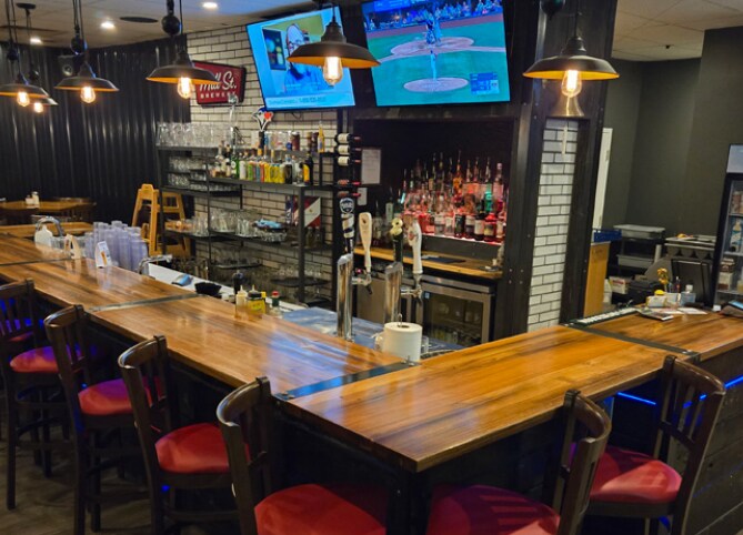 More Photos Of 58 King St E, Forest Restaurant For Sale