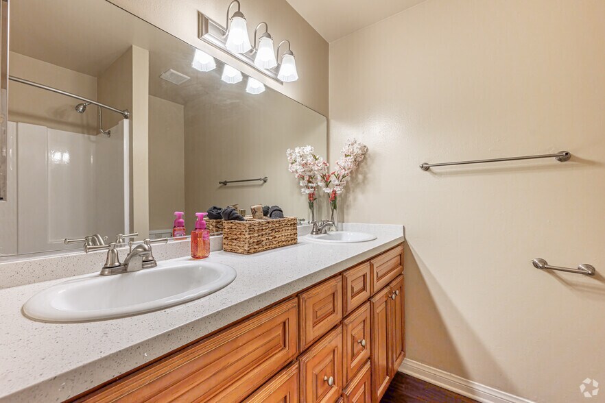 More Photos Of 861 S Glencliff St, La Habra Apartments For Sale