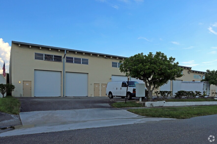 More Photos Of 1310 S Killian Dr, West Palm Beach Warehouse For Sale