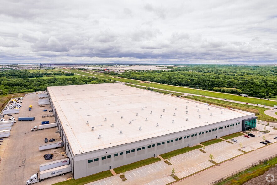 More Photos Of 1230 Highway 114, Roanoke Distribution For Lease