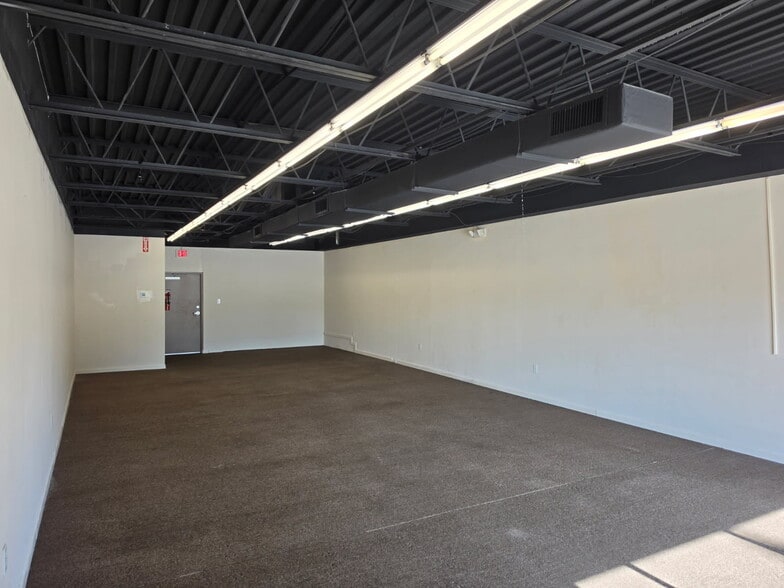 More Photos Of 12104-12108 N Nebraska Ave, Tampa Freestanding For Lease