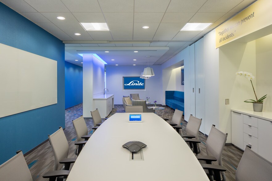 More Photos Of 12140 Wickchester Ln, Houston Office For Lease