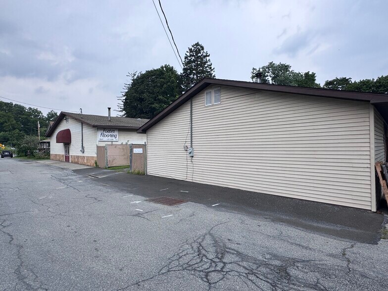 More Photos Of 506 River Rd, Staatsburg Storefront Retail Office For Sale