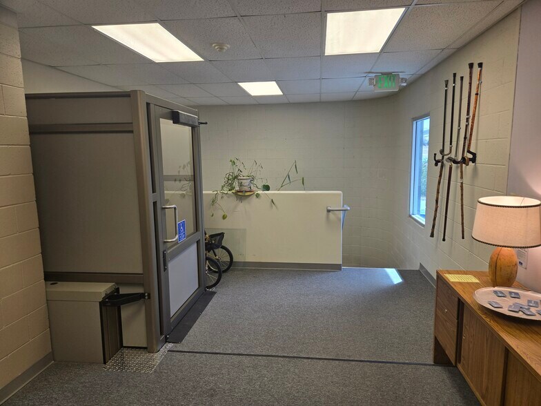 More Photos Of 7910 N Virginia St, Reno Office For Lease