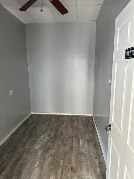 More Photos Of 440 N Front St, Memphis Freestanding For Lease