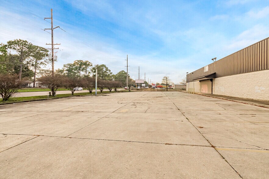 More Photos Of 3939 Choctaw Dr, Baton Rouge Freestanding For Lease