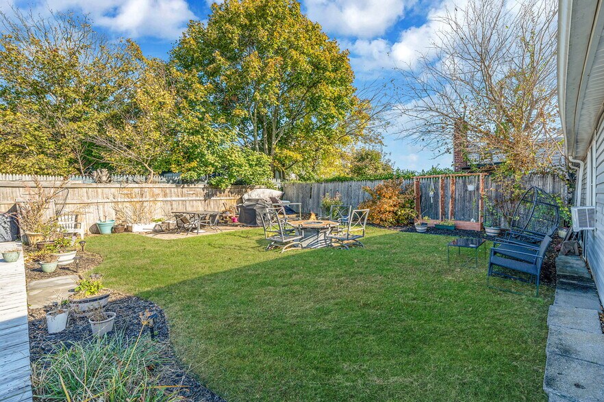 More Photos Of 504 Fire Island Ave, Babylon Flex For Sale