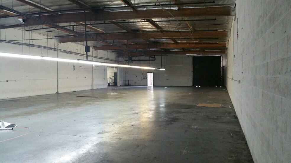 More Photos Of 3816-3818 S Broadway, Los Angeles Manufacturing For Lease