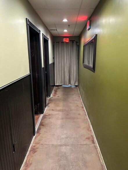 More Photos Of 5217 98th St, Lubbock General Retail For Lease