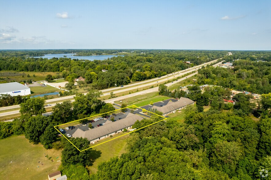 More Photos Of 1100 Torrey Rd, Fenton Medical For Lease