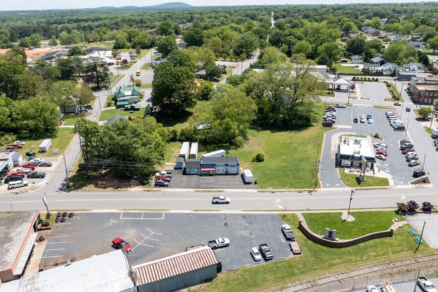 More Photos Of 15 N Carolina Ave, Maiden Auto Repair For Sale