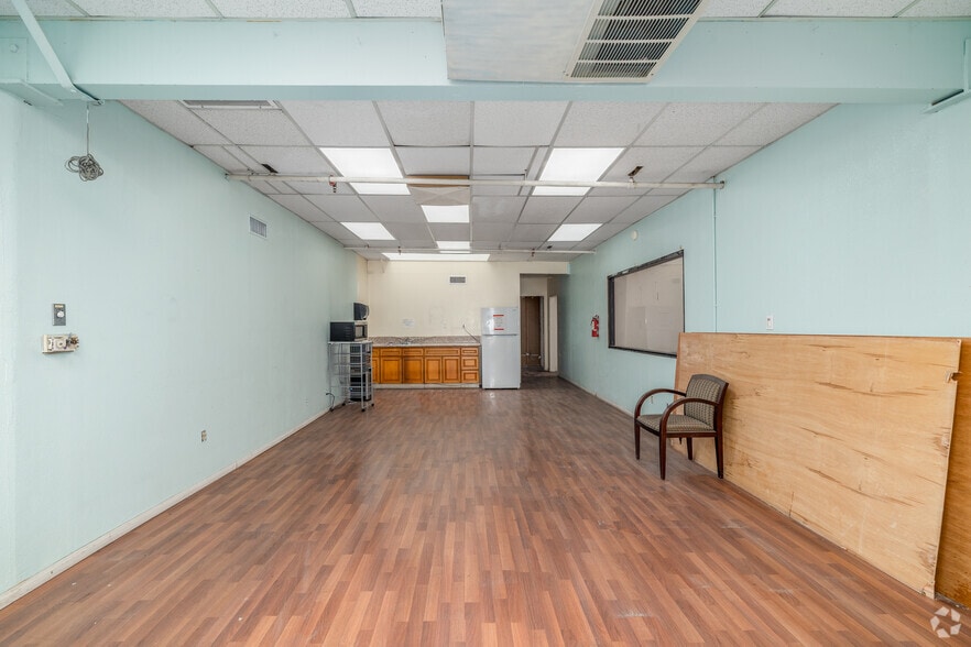 More Photos Of 4801 Staunton Ave, Los Angeles Industrial For Sale