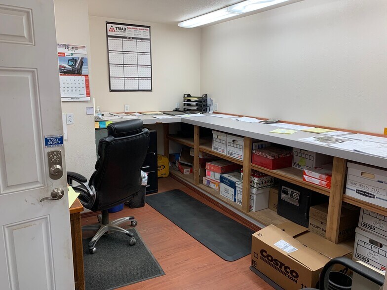 More Photos Of 21100-21190 SW Oregon St, Sherwood Warehouse For Sale