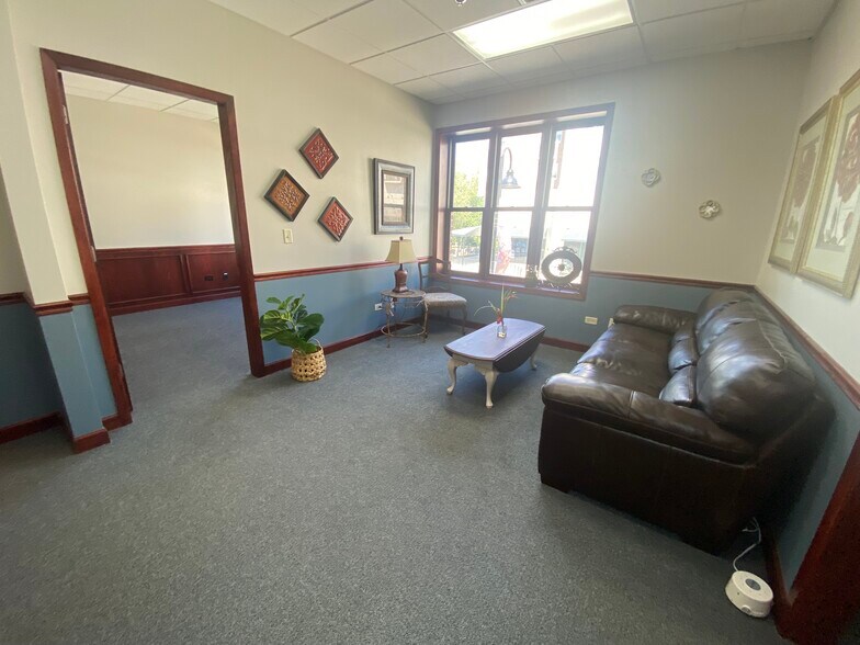 More Photos Of 123 W Washington St, Oswego Office For Lease