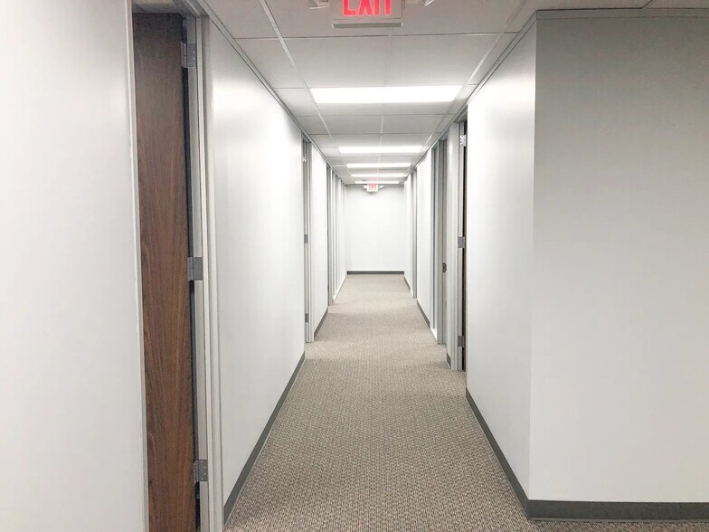 More Photos Of 2202 Timberloch Pl, The Woodlands Office For Lease