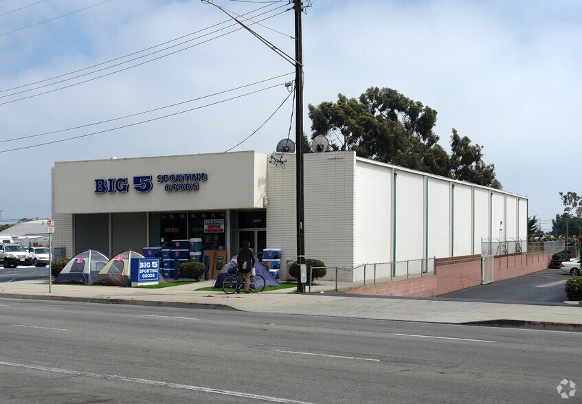 More Photos Of 3860 E Main St, Ventura Freestanding For Lease