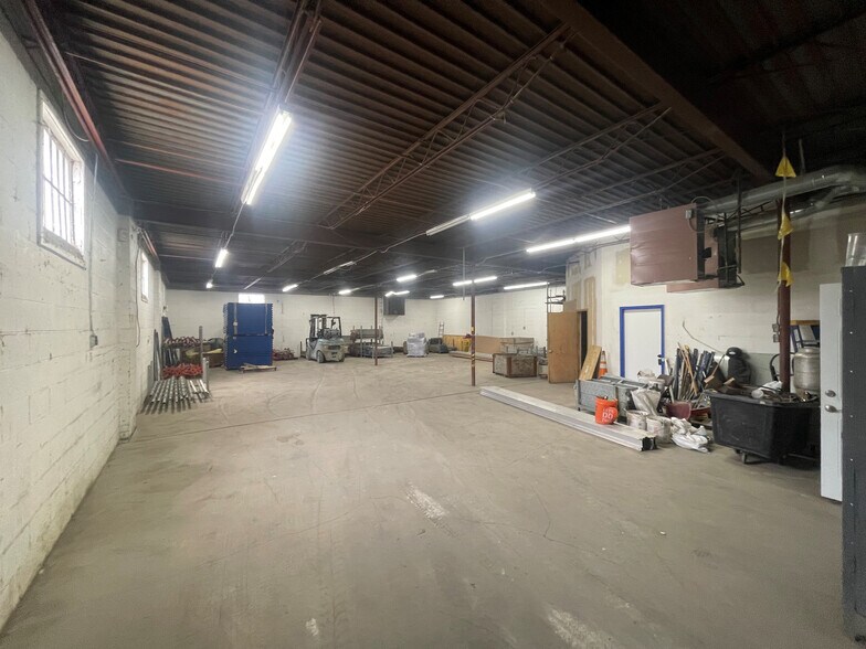 More Photos Of 4700 Varnum St, Bladensburg Warehouse For Sale