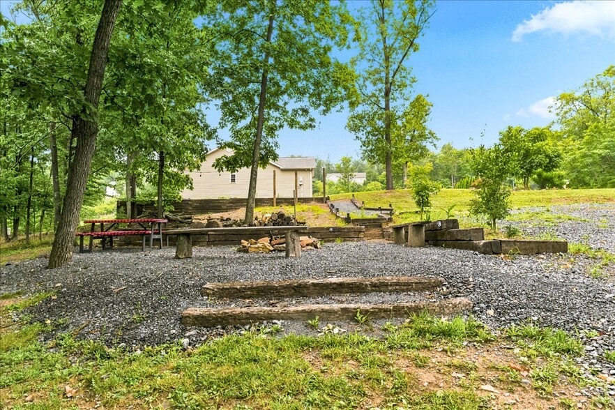 More Photos Of 1309 Redland Rd, Cross Junction Winery Vineyard For Sale