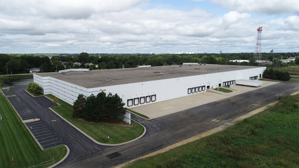 More Photos Of 711 Fairview Dr, Dekalb Warehouse For Lease