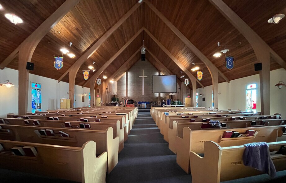 More Photos Of 101 6 St SE, Medicine Hat Religious Facility For Lease