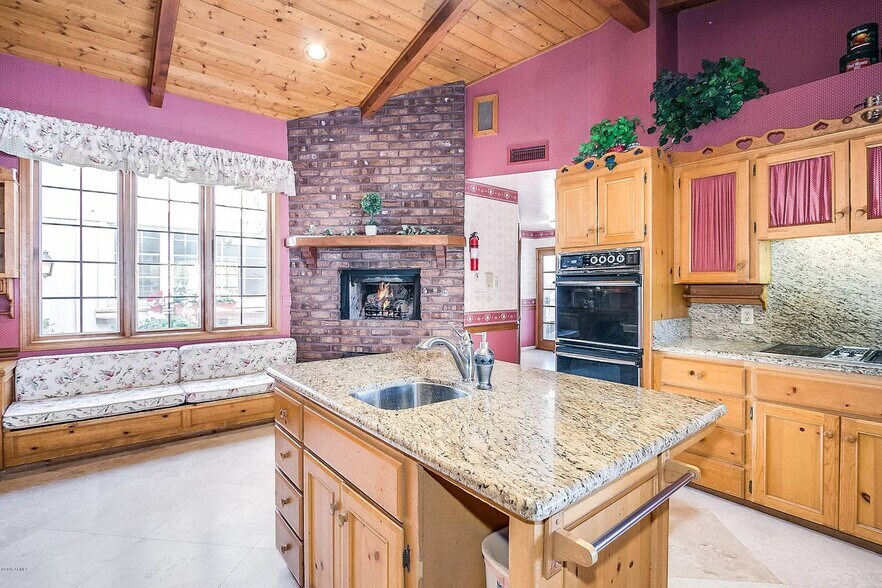 More Photos Of 1625 N Cherry Cir, Mesa Healthcare For Sale