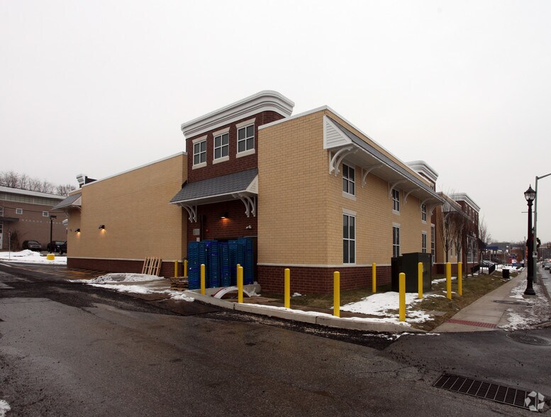 More Photos Of 237 E Lancaster Ave, Wayne Drugstore For Lease