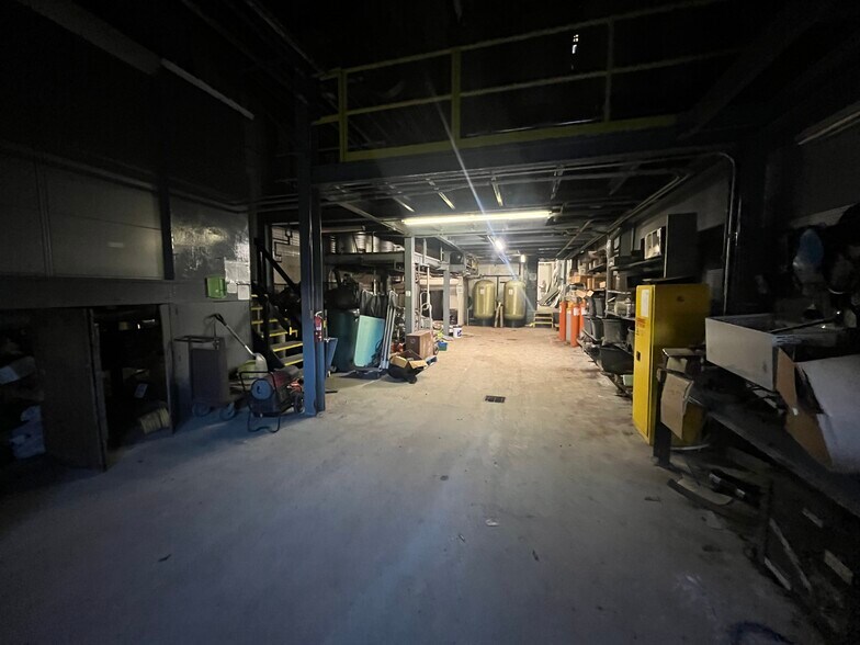 More Photos Of 2404 U St, Bedford Industrial For Sale