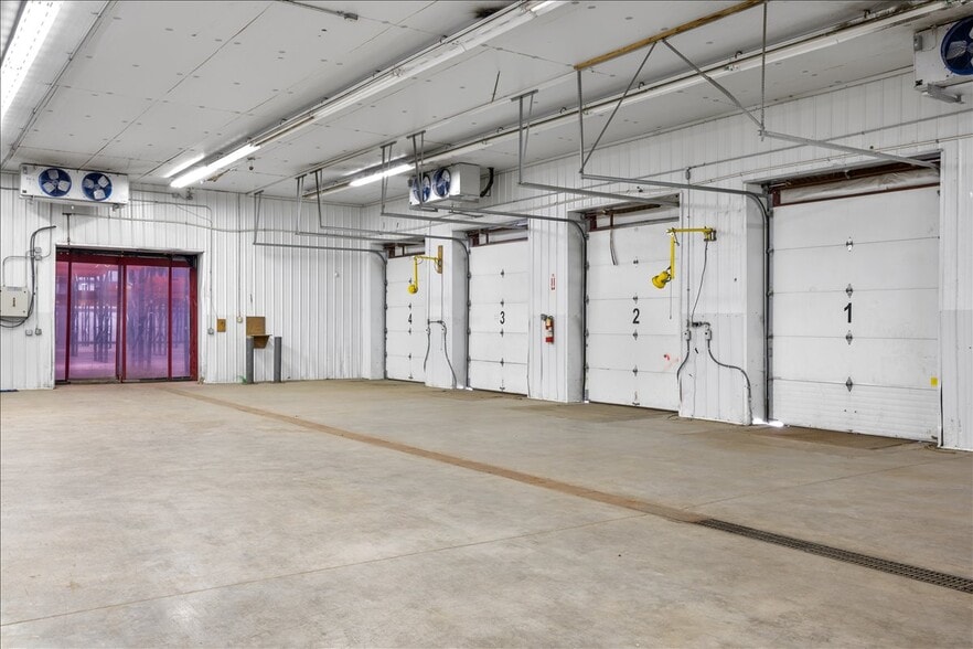 More Photos Of 26609 Newbanks Rd, Abingdon Refrigeration Cold Storage For Sale