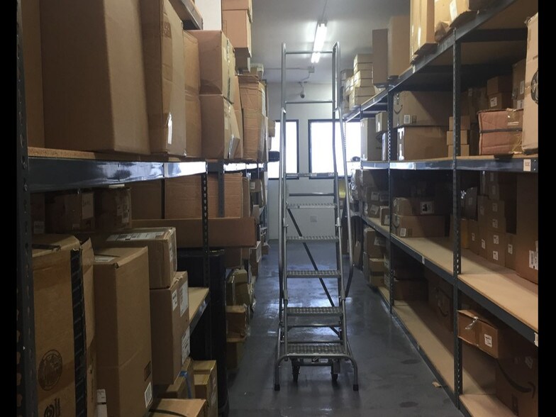 More Photos Of 8543 Venice Blvd, Los Angeles Storefront Retail Office For Lease