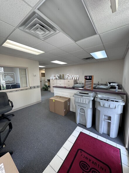 More Photos Of 21150 W Capitol Dr, Brookfield Loft Creative Space For Sale