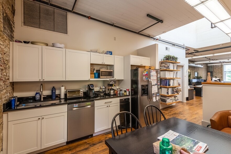 More Photos Of 131-135 S Wilmington St, Raleigh Storefront Retail Office For Lease