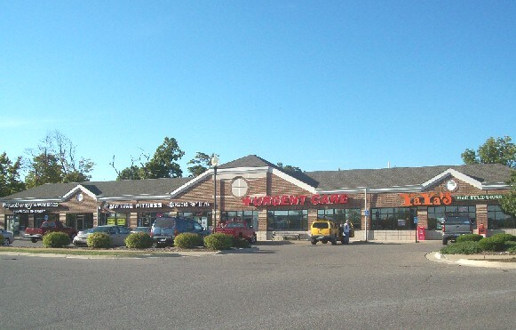 More Photos Of 3110-3190 W Silver Lake Rd, Fenton Freestanding For Lease