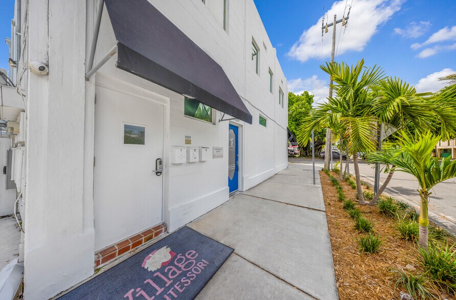 More Photos Of 1267 Coral Way, Miami Storefront Retail Residential For Lease