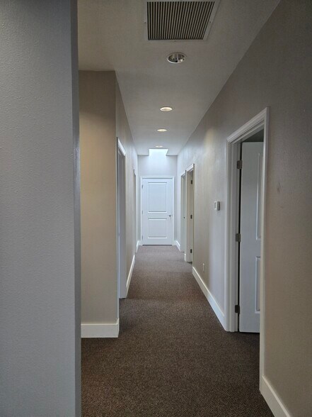 More Photos Of 568-578 N 5th Ave, Sequim Medical For Lease