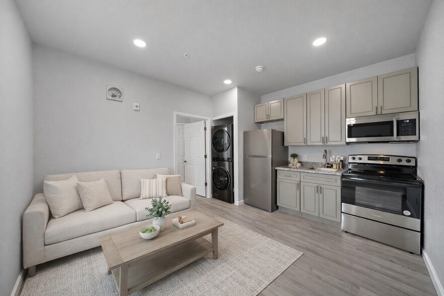 More Photos Of 715 28th St, Galveston Multifamily For Sale