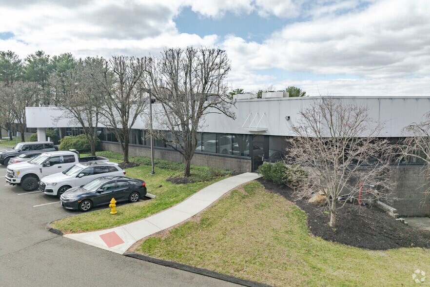 More Photos Of 126 Monroe Tpke, Trumbull Office For Lease