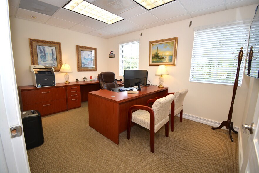 More Photos Of 7765 SW 87th Ave, Miami Office For Sale