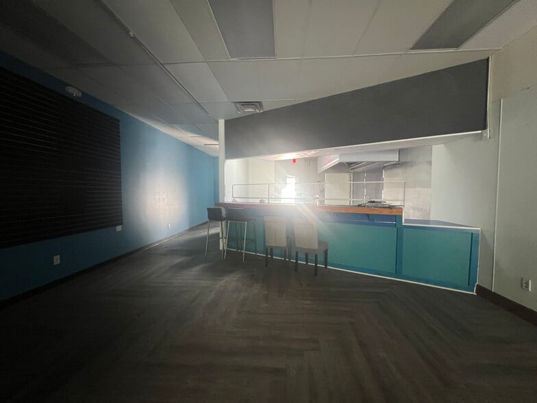 More Photos Of 660 Indian Trail Rd, Lilburn Unknown For Lease