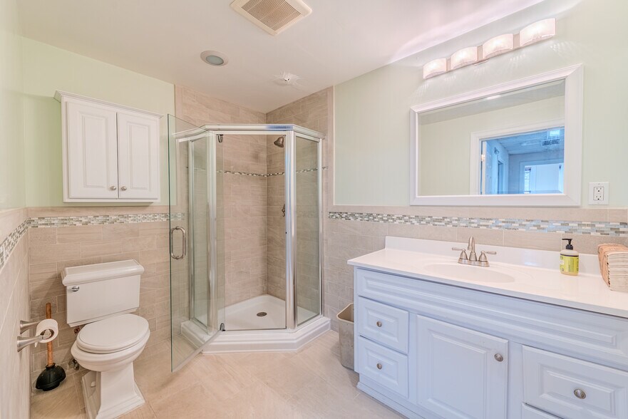 More Photos Of 177 W High St, Somerville Medical For Sale